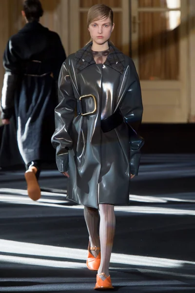 Look 9